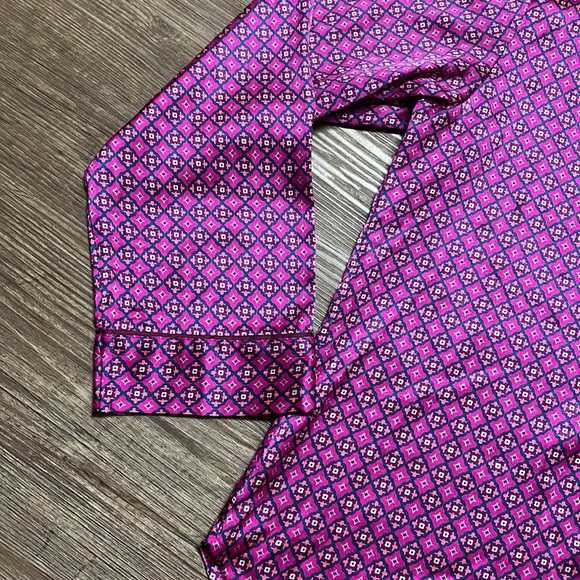 🔴Victoria’s Secret Satin Shirt - Picture 6 of 7